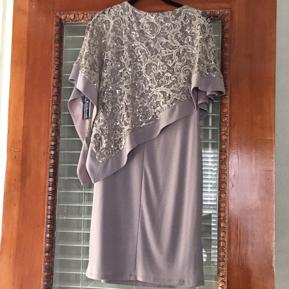 NWT Champagne Sequin Formal or Mother of the Bride Dress 4P - Picture 2 of 6